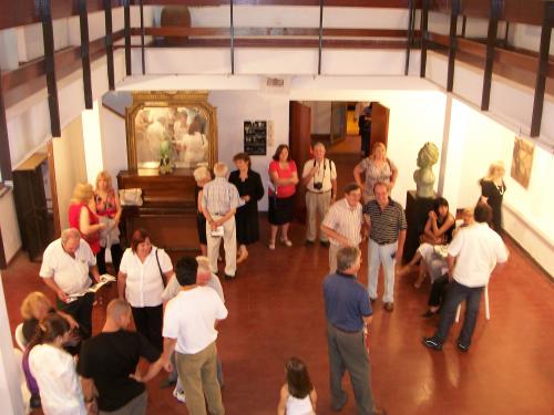 Exposición en el Museo Alte. Brown, de la localidad de Bernal, de Juan Carlos CERECEDA, el 15/03/2009.